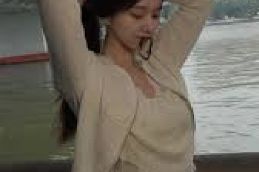 张静初带货事件发酵47位消费者决定集体起诉立素食主义、学霸人设频翻车